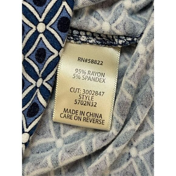 Max Studio medium sleeveless blue white geo shapes tank - Picture 5 of 7